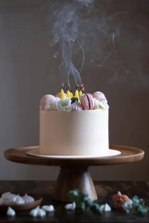 Vanilla Rose Macaron